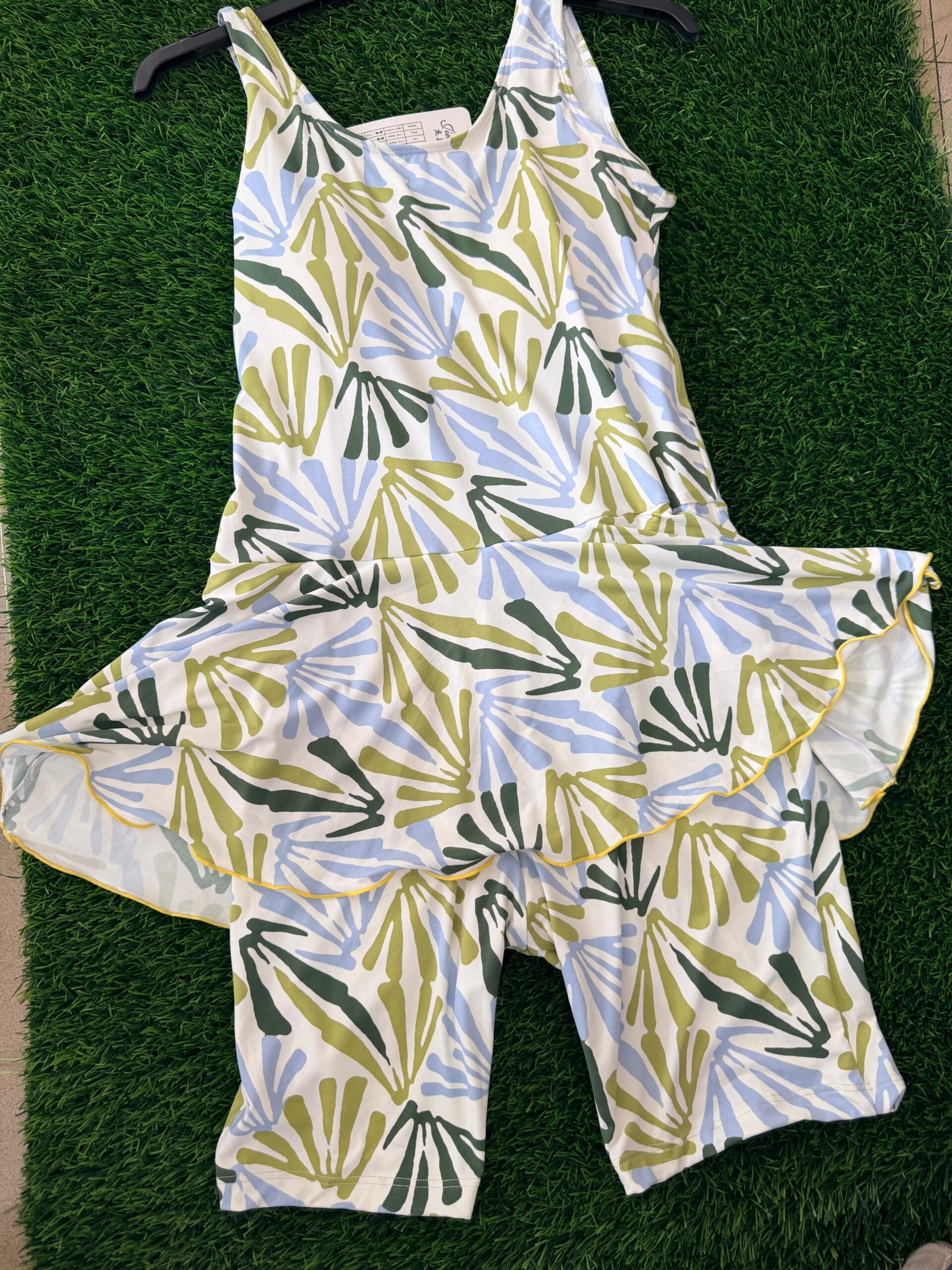 LADIES SLEEVLESS SWIMMING KIT.